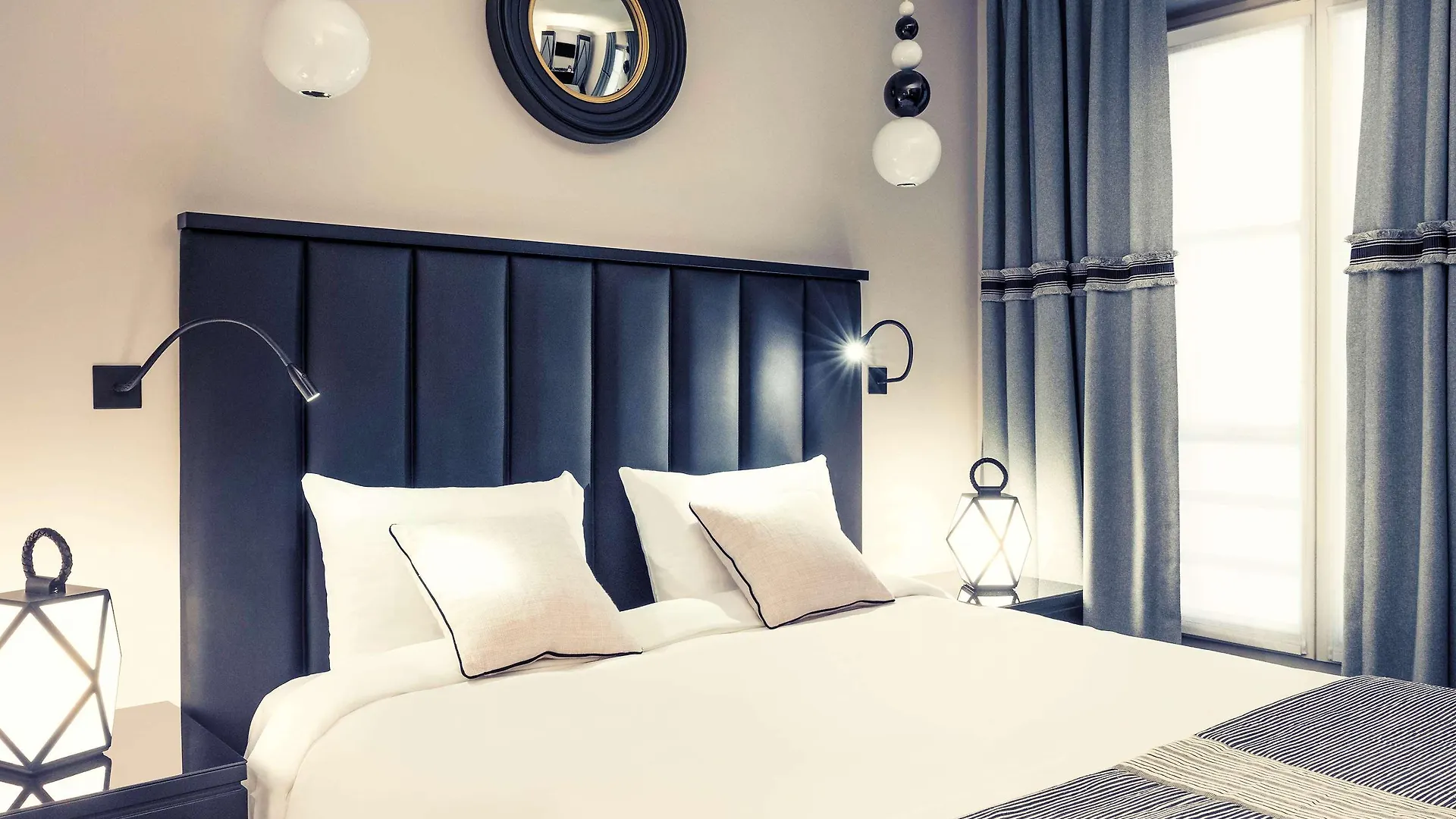 Mercure Arc De Triomphe Wagram 4* Paris