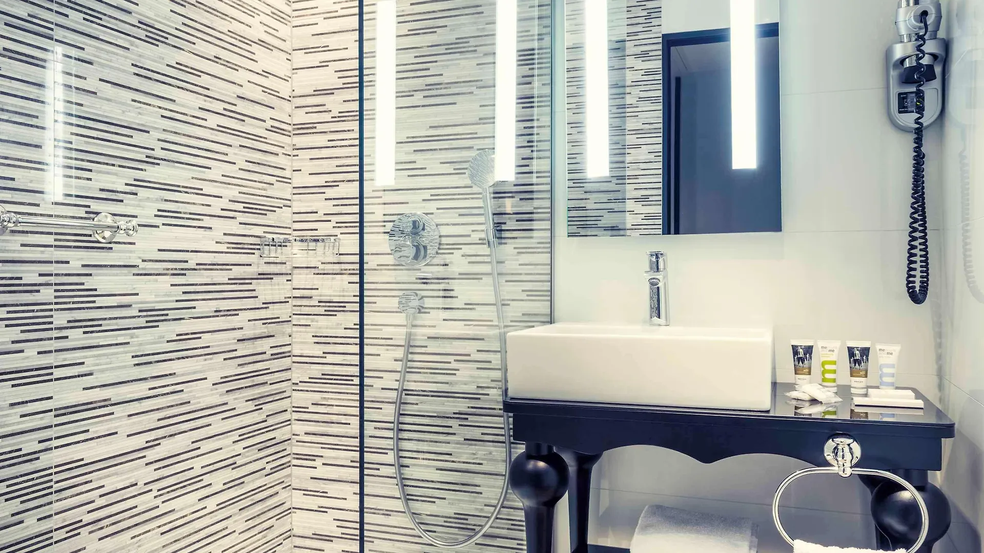 Mercure Arc De Triomphe Wagram Hotel 4*