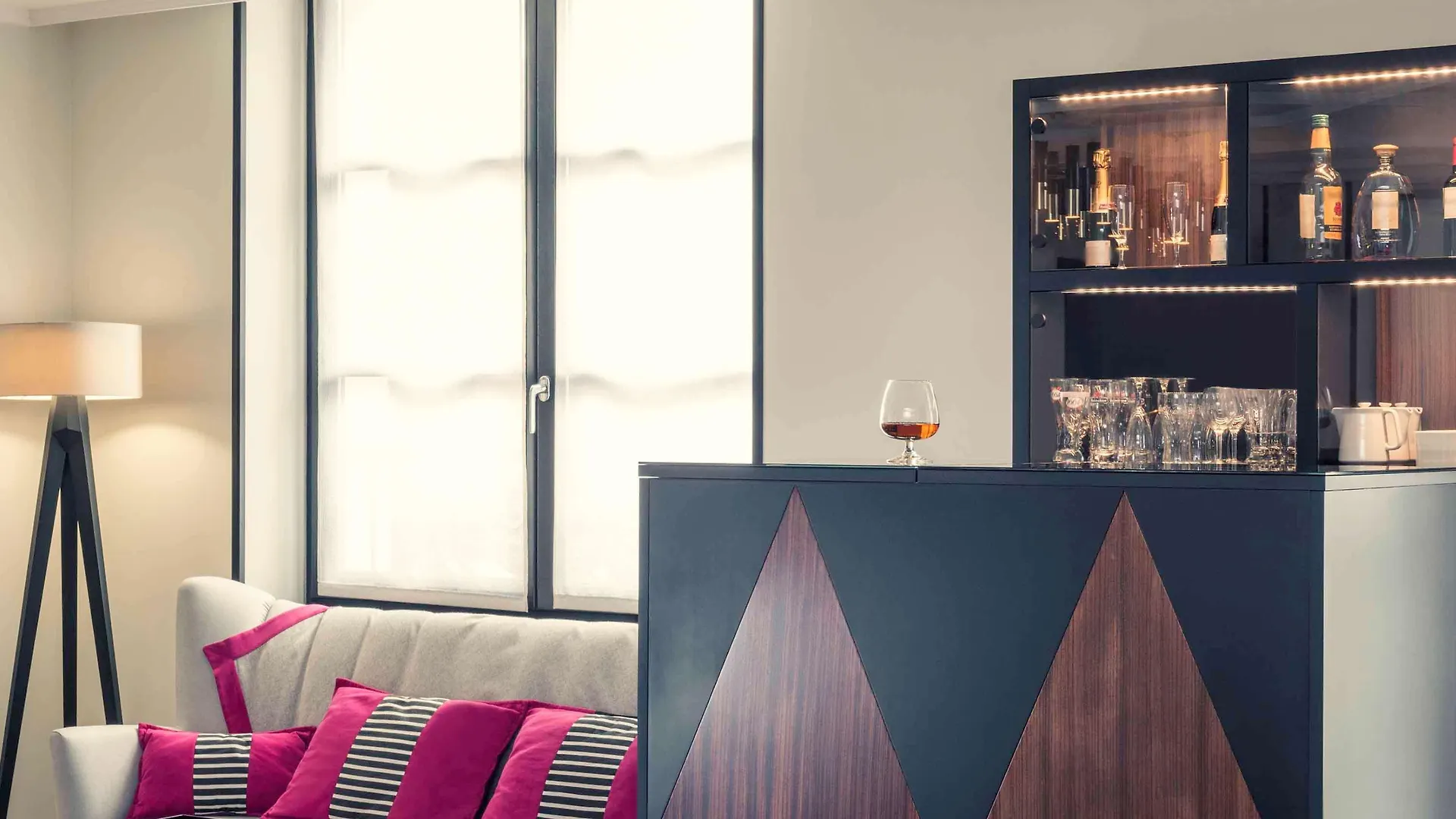 Mercure Arc De Triomphe Wagram