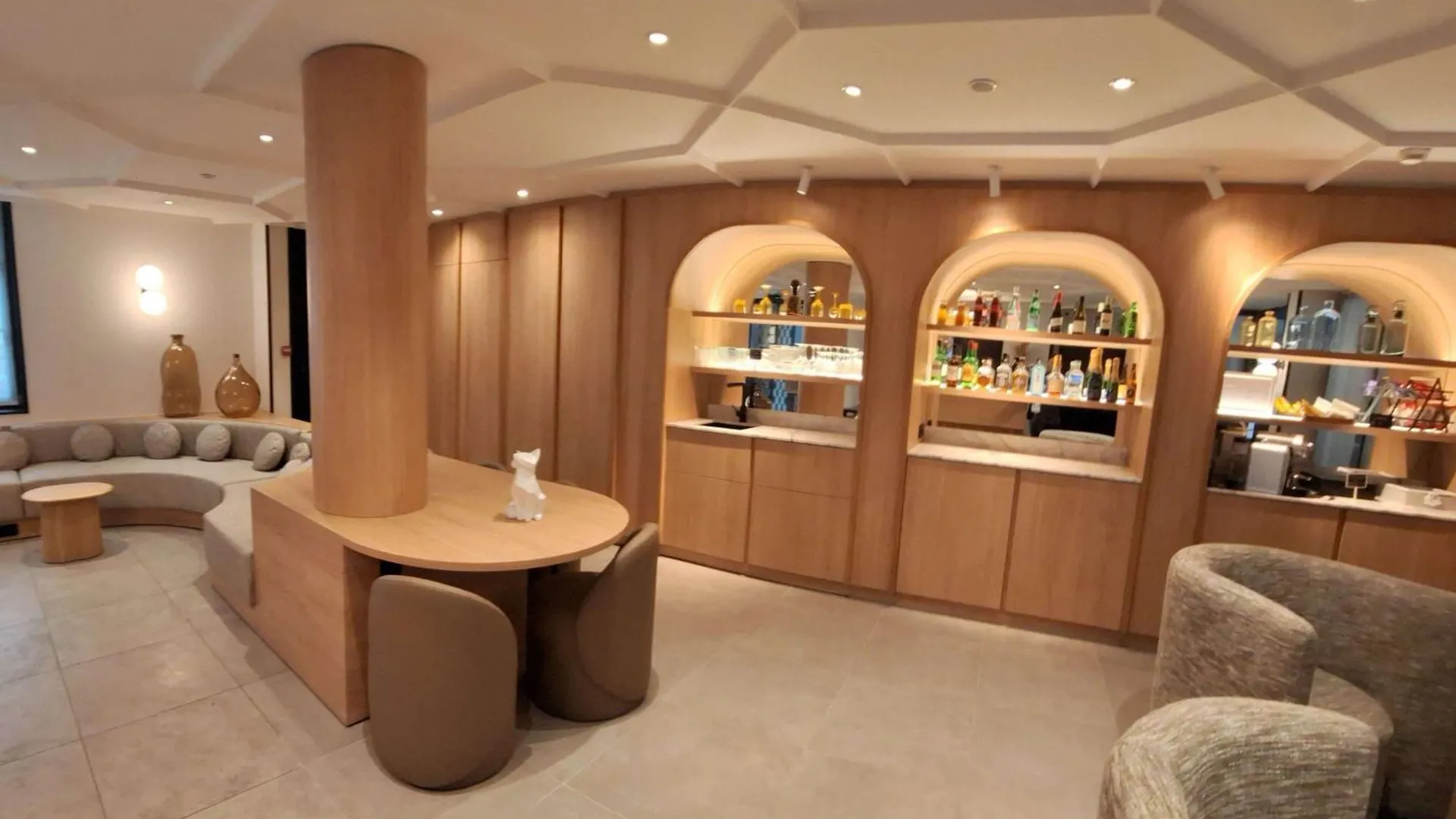Mercure Arc De Triomphe Wagram 4* Paris