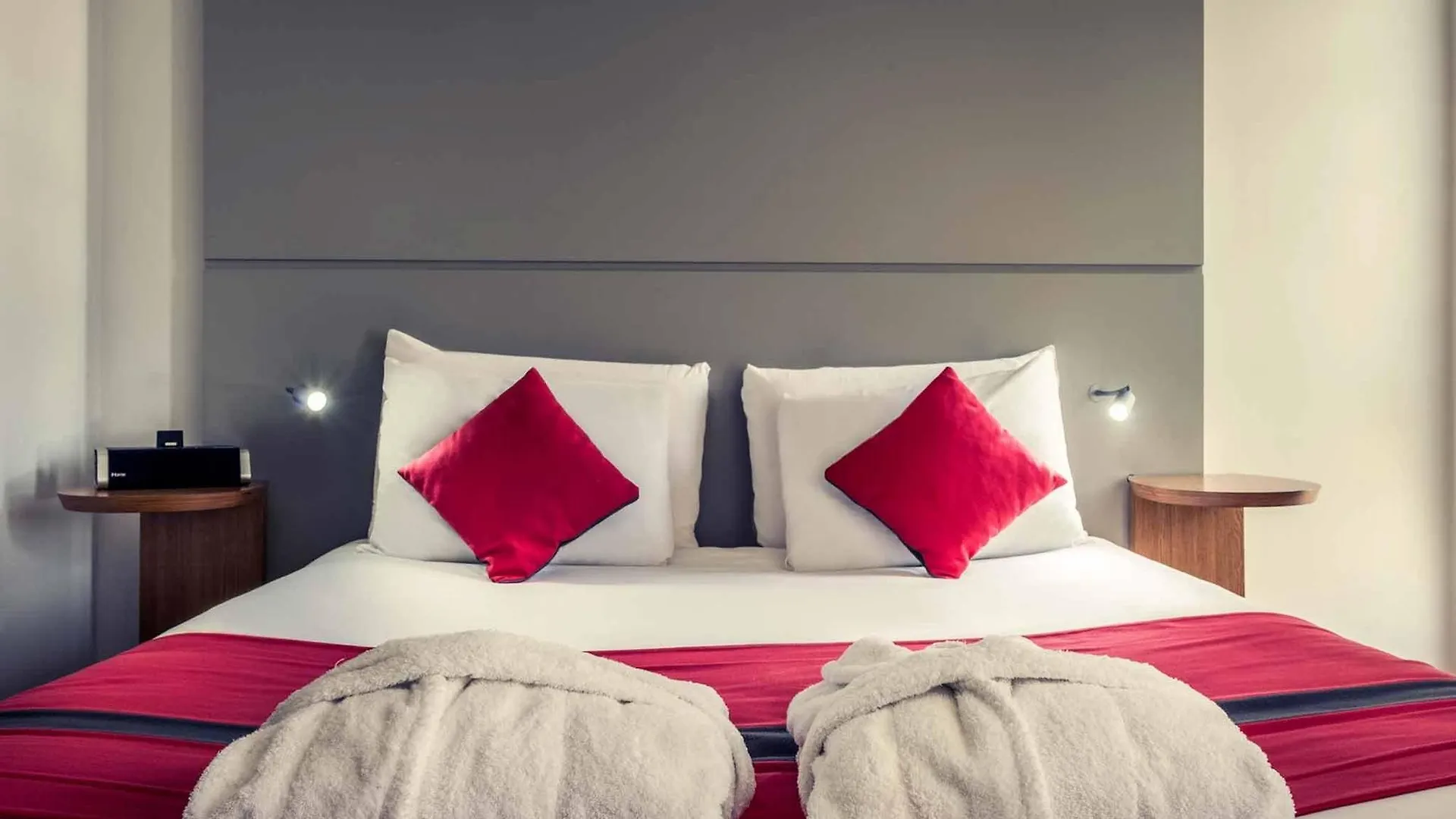 Hotel Mercure Arc De Triomphe Wagram 4*