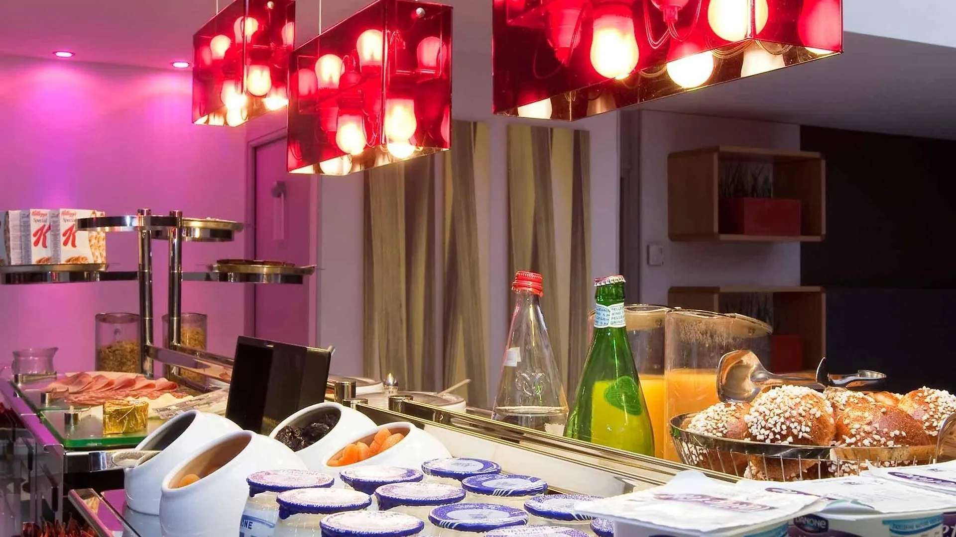 Mercure Arc De Triomphe Wagram Hotel Paris