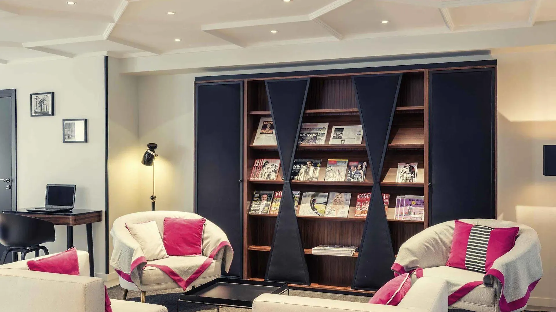 Mercure Arc De Triomphe Wagram Hotel Paris